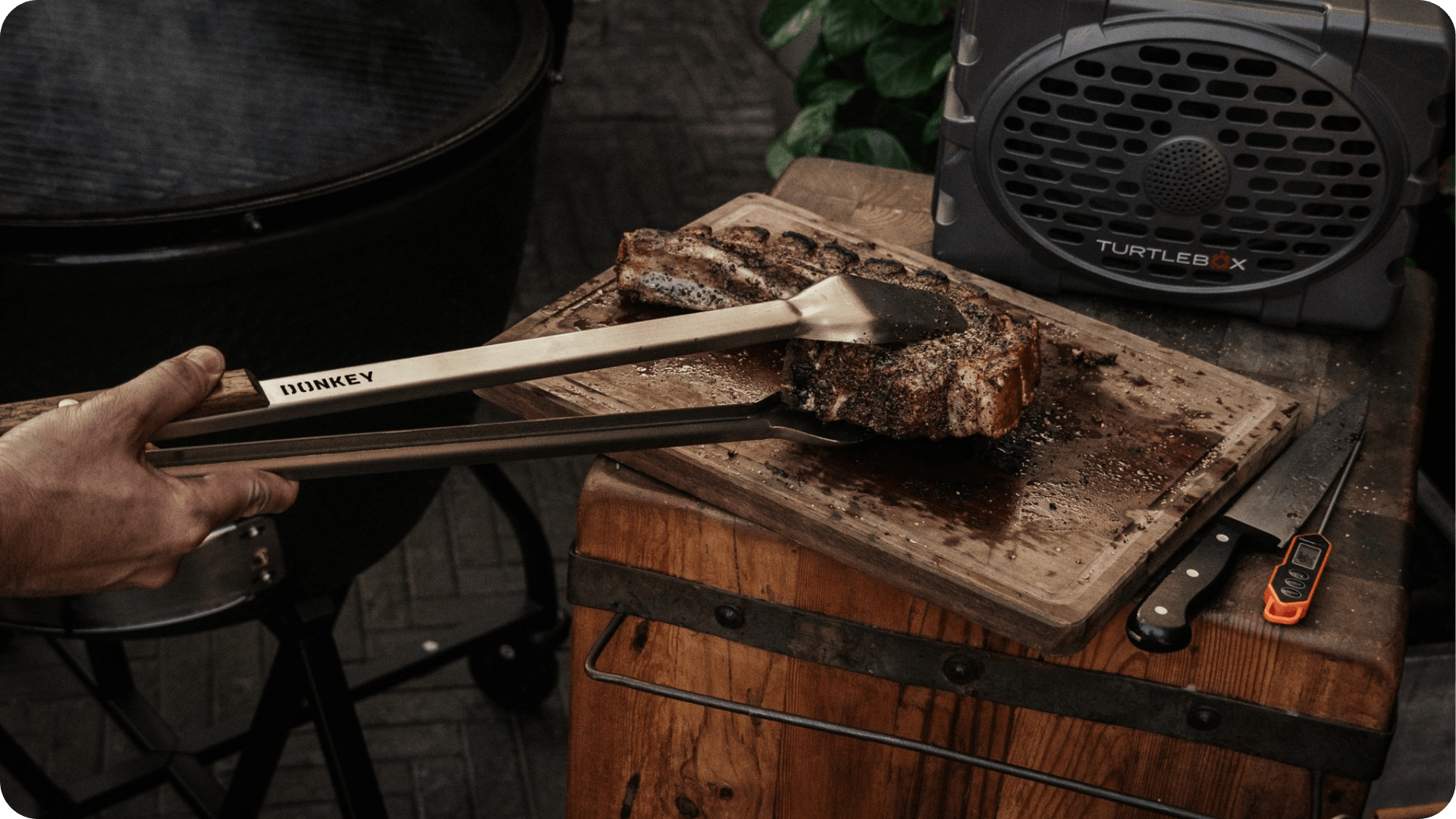 The Tong That Lives at the Grill