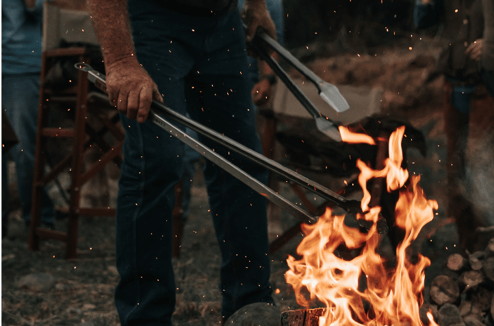 How Long Should Your BBQ Tongs Be?